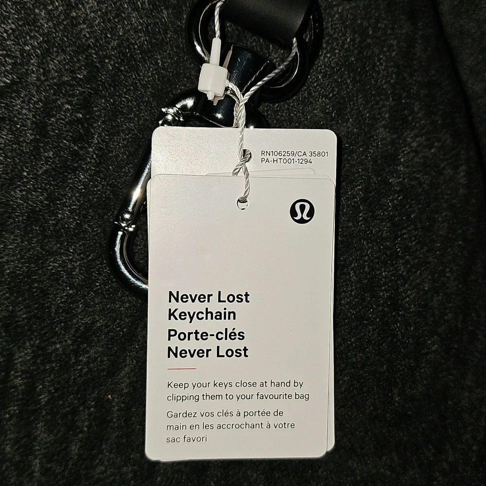 Lululemon Never Lost Keychain!! Nwts, BLK/WHT!!